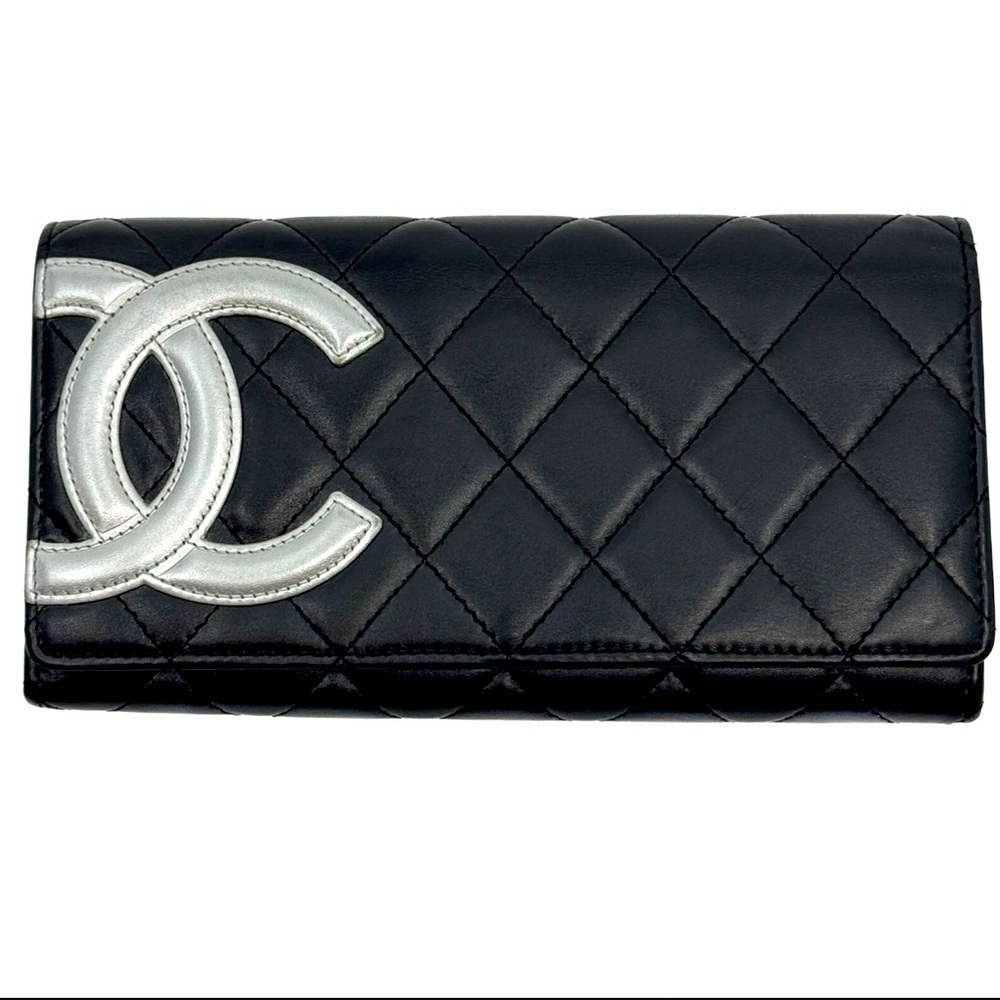 🩶Chanel Black and Silver Quilted Wallet with Iconic Logo🩶